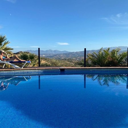 Tiny House 12M2 In Holiday Park With 55 M2 Pool Tolox Esterno foto