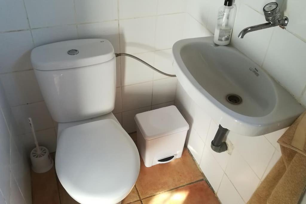Tiny House 12M2 In Holiday Park With 55 M2 Pool Tolox Esterno foto