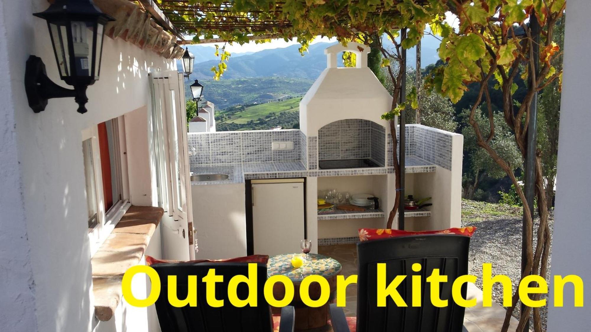 Tiny House 12M2 In Holiday Park With 55 M2 Pool Tolox Esterno foto